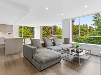 201-2140 Briar Avenue - 3