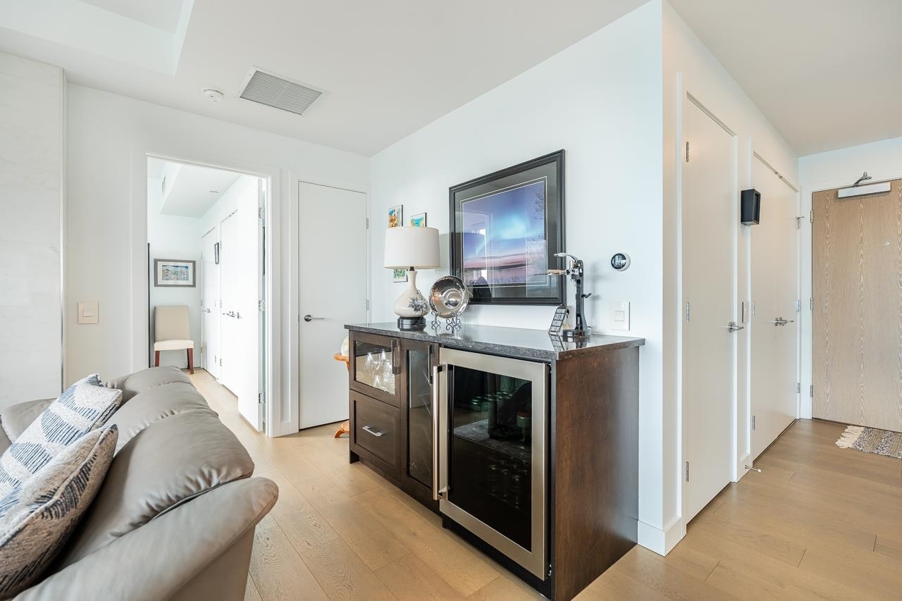 1503-15165 Thrift Avenue, Surrey, BC, V4B 0C1 - 14