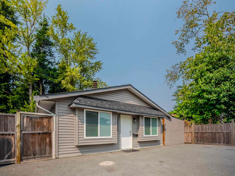 32565 George Ferguson Way, Abbotsford, BC, V2T 4C8 - 2