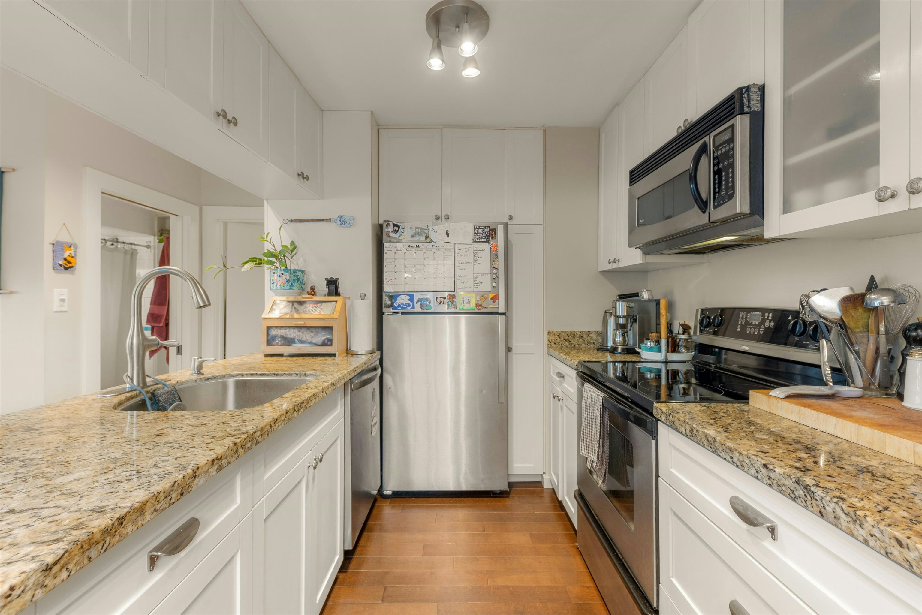 612 E 4th Street, North Vancouver, BC, V7L 1J8 - 8