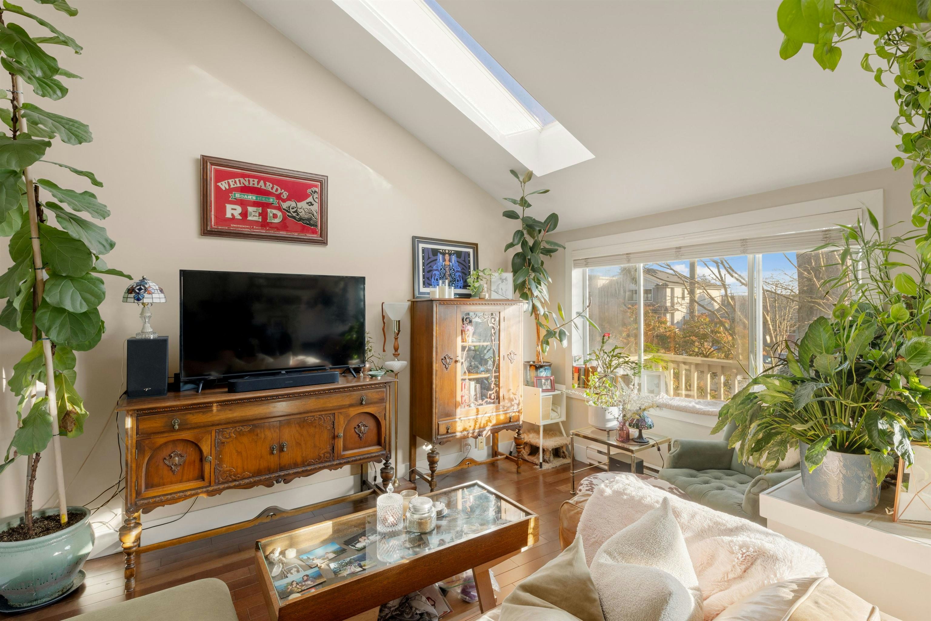 612 E 4th Street, North Vancouver, BC, V7L 1J8