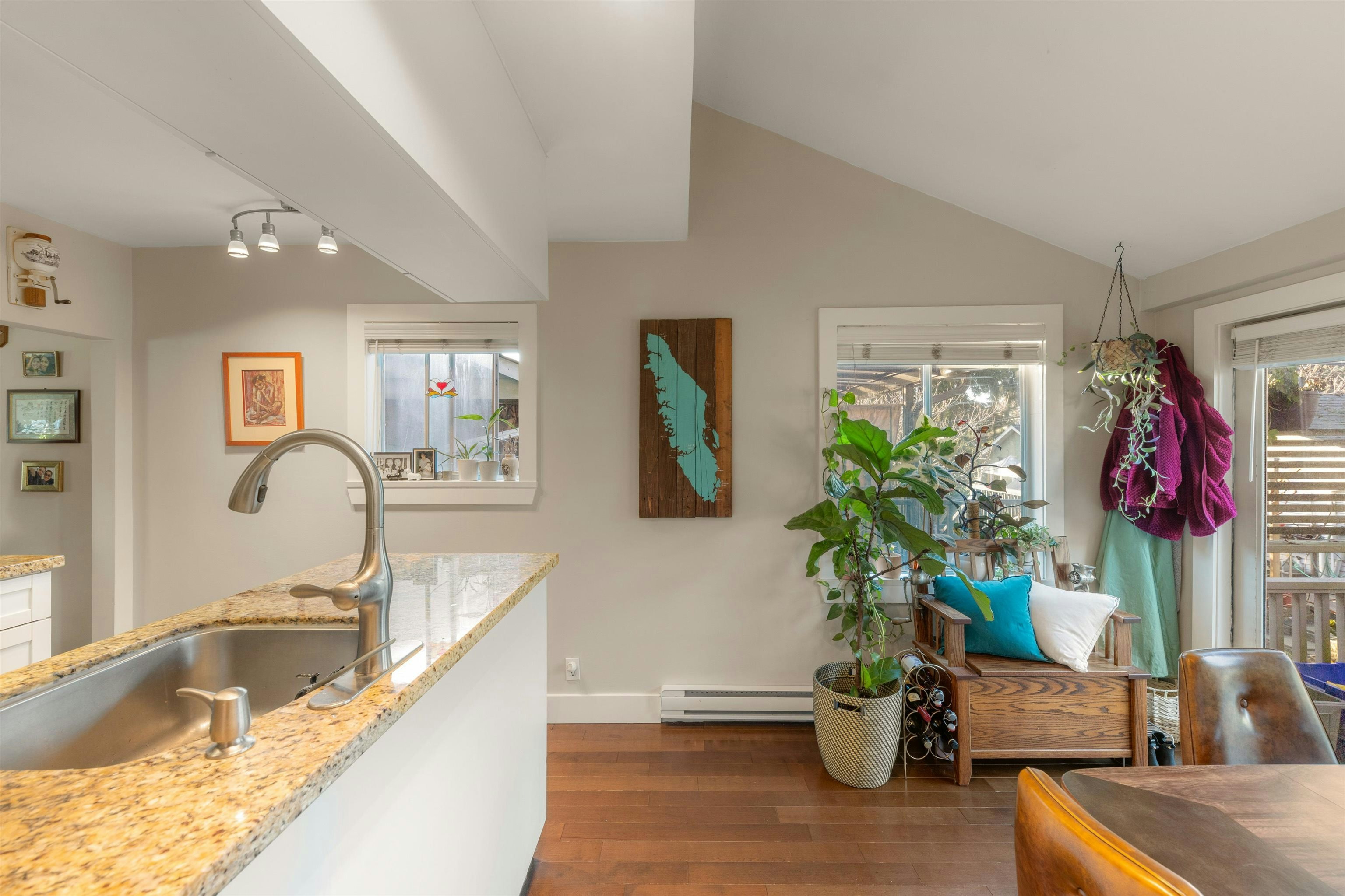 612 E 4th Street, North Vancouver, BC, V7L 1J8 - 11