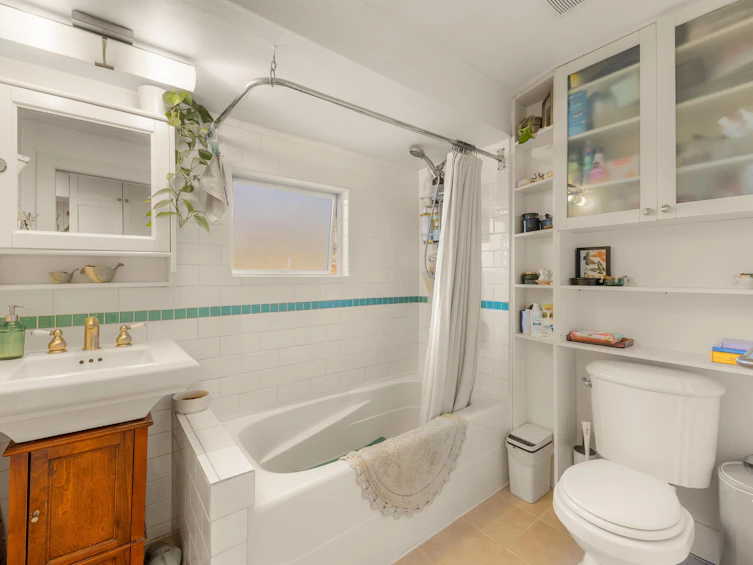 612 E 4th Street, North Vancouver, BC, V7L 1J8 - 15