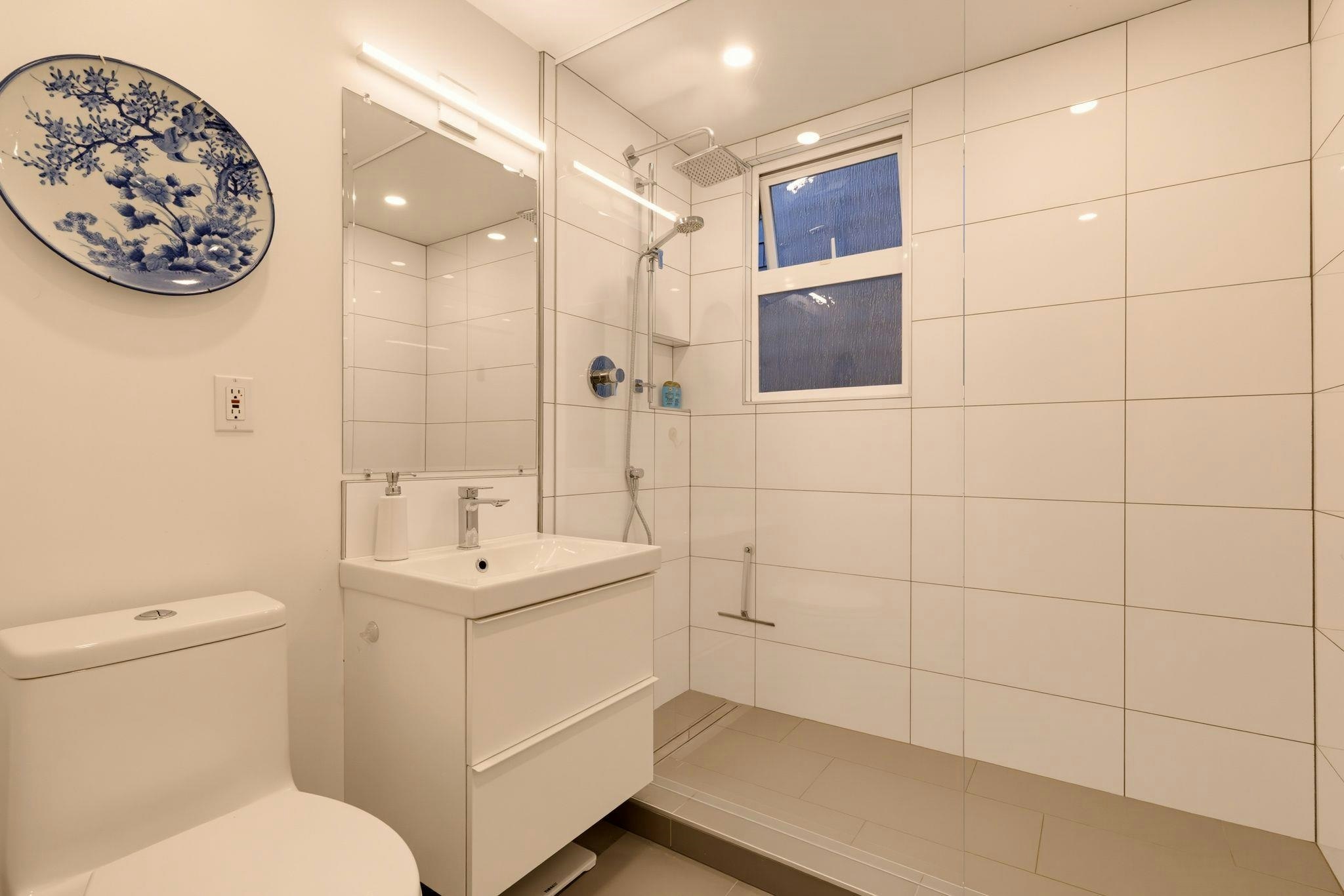 1955 E 8th Avenue, Vancouver, BC, V5N 1T9 - 8