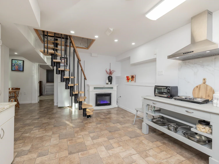 1038 Walls Avenue, Coquitlam, BC, V3K 2T7 - 18