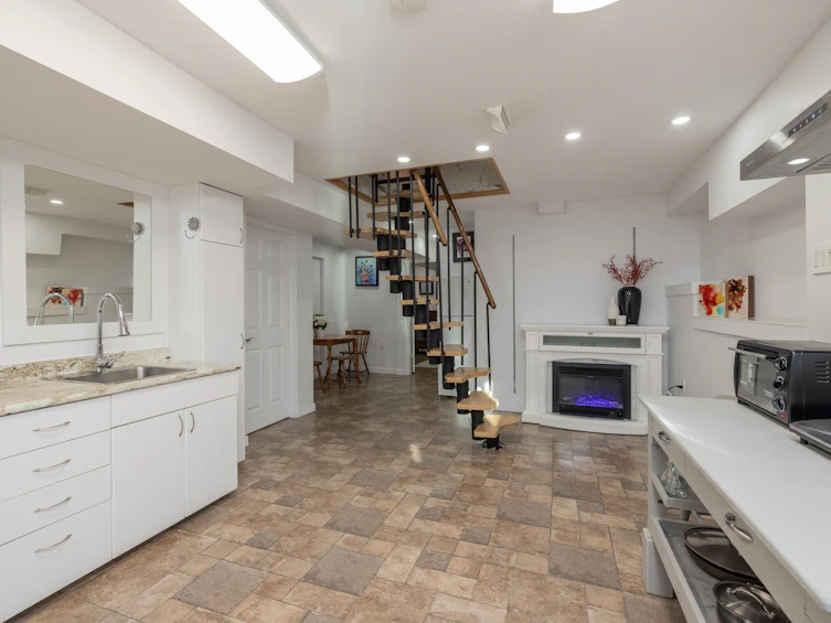 1038 Walls Avenue, Coquitlam, BC, V3K 2T7 - 19