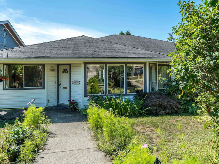 1038 Walls Avenue, Coquitlam, BC, V3K 2T7 - 2