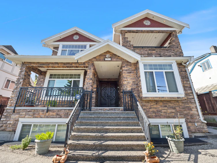 1711 Sixth Avenue, New Westminster, BC, V3M 2C8