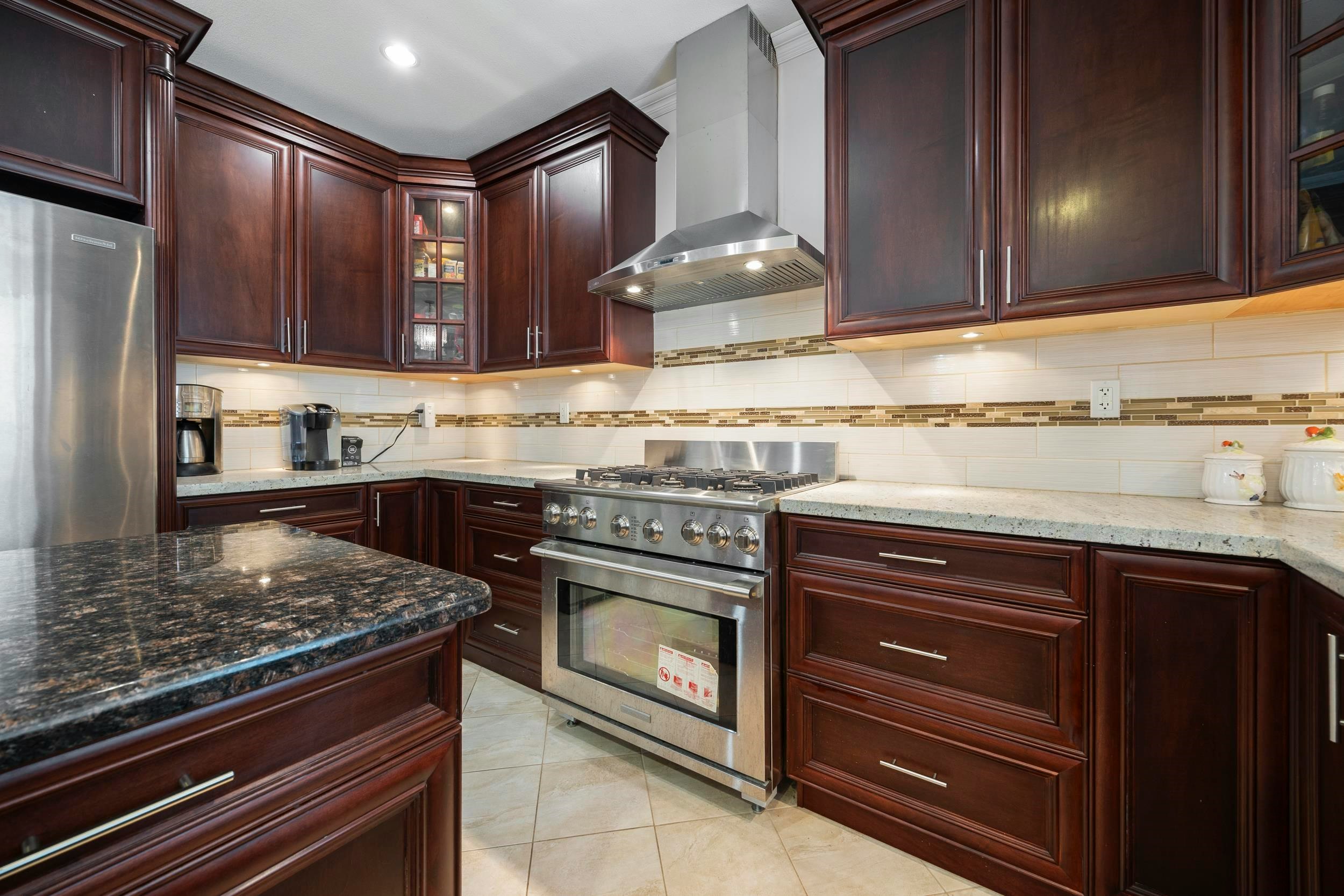 1711 Sixth Avenue, New Westminster, BC, V3M 2C8 - 10
