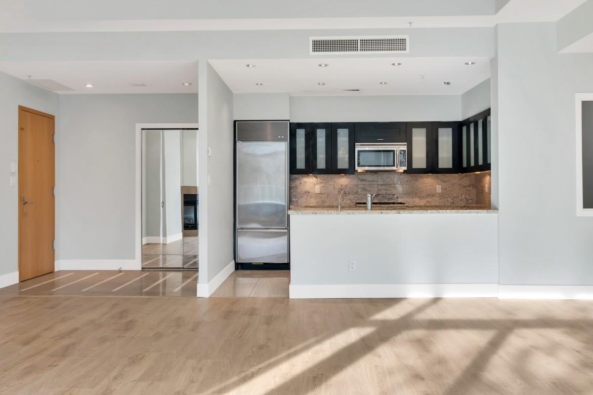 301-499 Broughton Street, Vancouver, BC, V6G 3K1 - 5