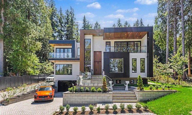 13046 Crescent Road