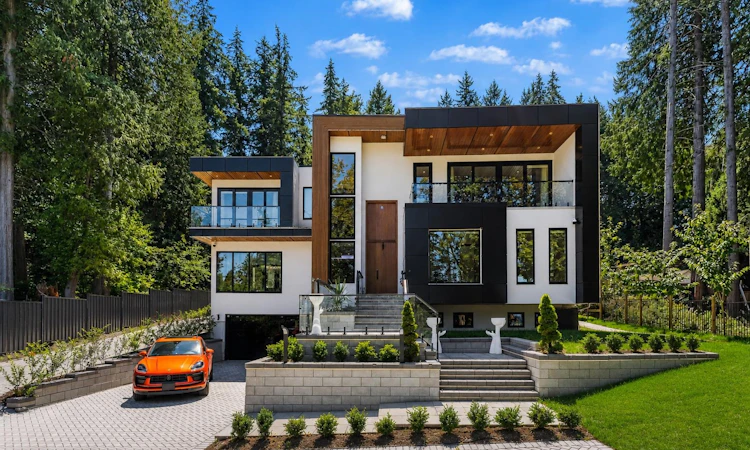 13046 Crescent Road