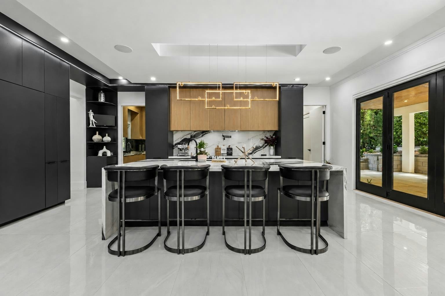 13046 Crescent Road, Surrey, BC, V4P 1J8 - 13