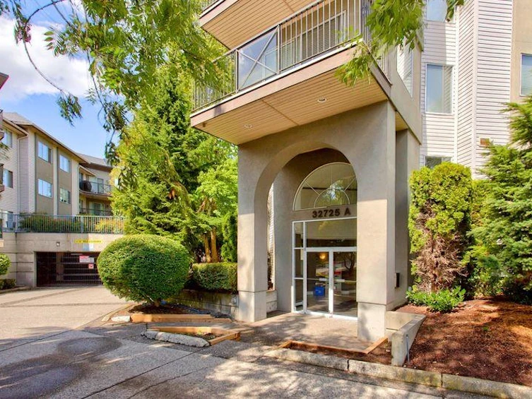 104-32725 George Ferguson Way, Abbotsford, BC, V2T 5M5