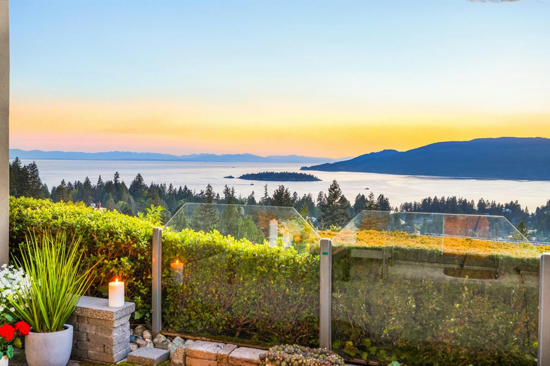 5360 Meadfeild Road, West Vancouver, BC, V7W 3E5