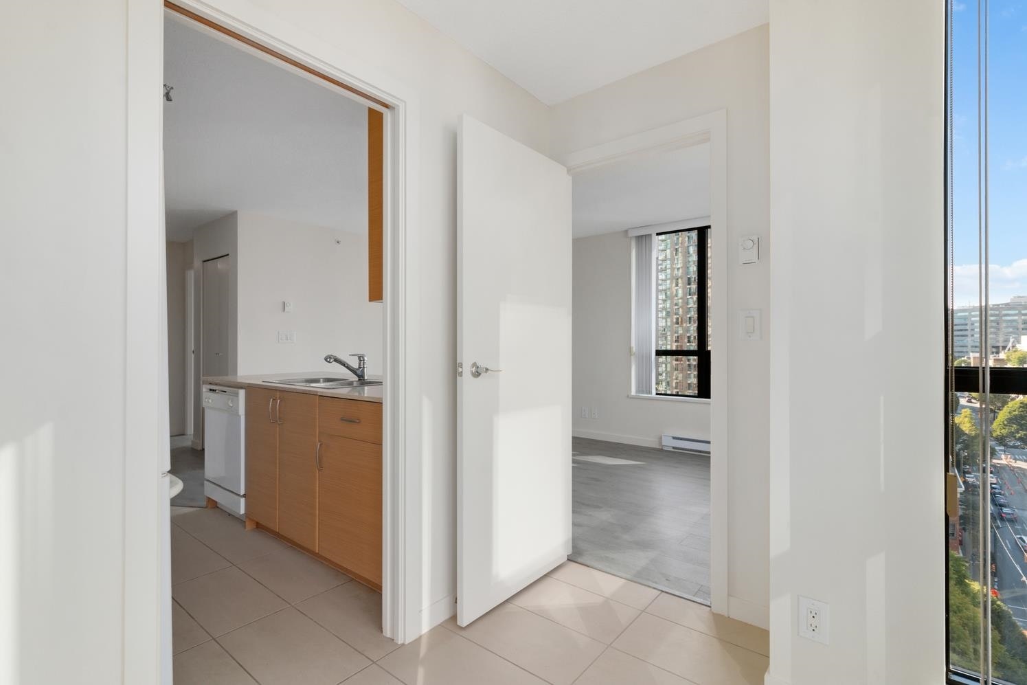 1409-909 Mainland Street, Vancouver, BC, V6B 1S3 - 9