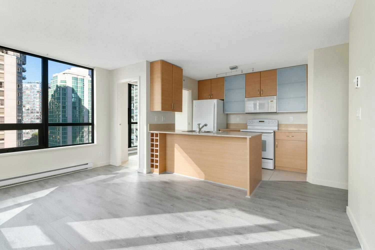 1409-909 Mainland Street, Vancouver, BC, V6B 1S3 - 4