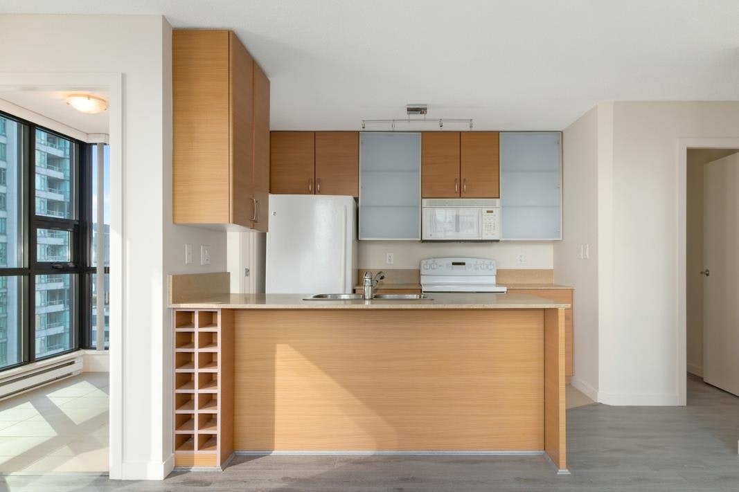 1409-909 Mainland Street, Vancouver, BC, V6B 1S3 - 2