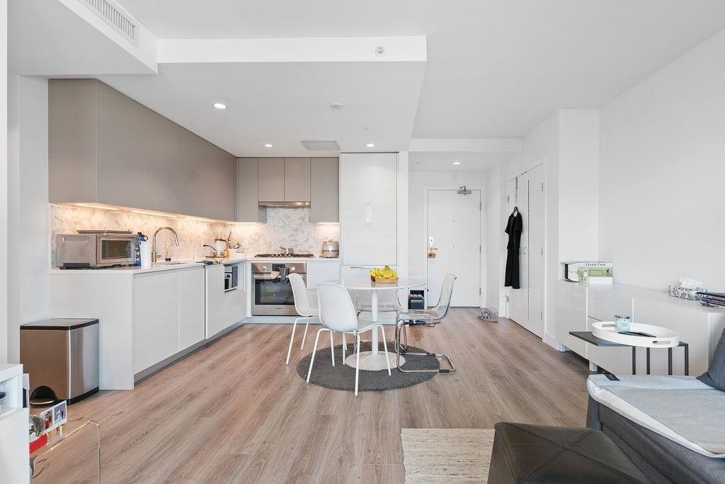 205-8188 Fraser Street, Vancouver, BC, V5X 0J8 - 11