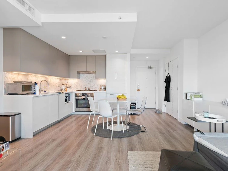 205-8188 Fraser Street, Vancouver, BC, V5X 0J8 - 11