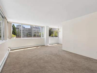 306-2055 Pendrell Street - 5