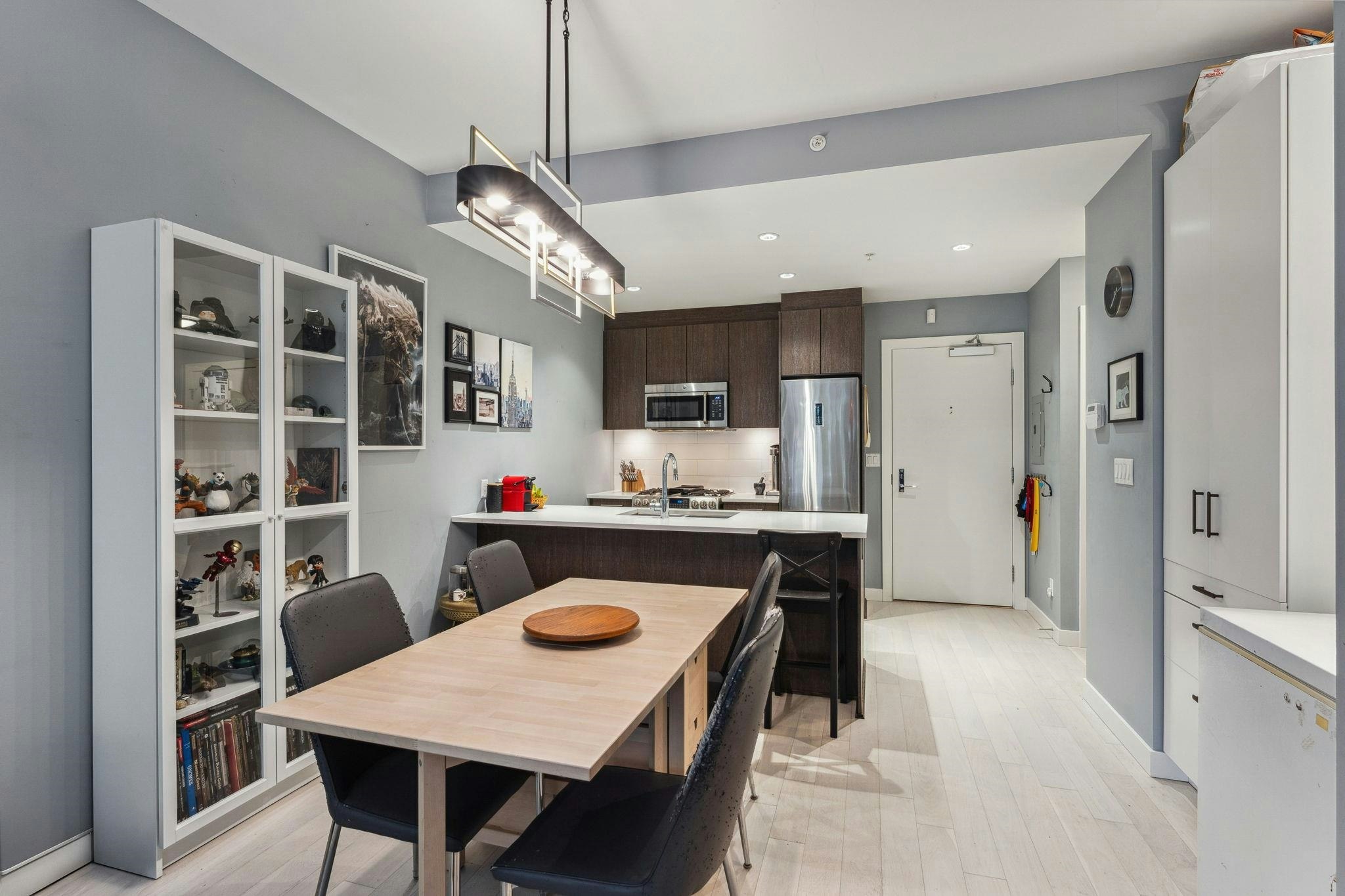 002-9060 University Crescent - 4