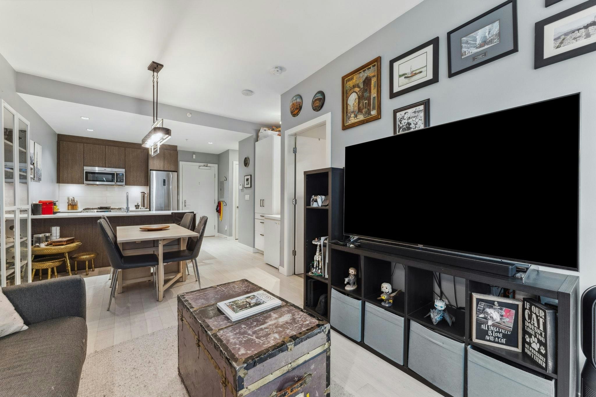 002-9060 University Crescent - 2