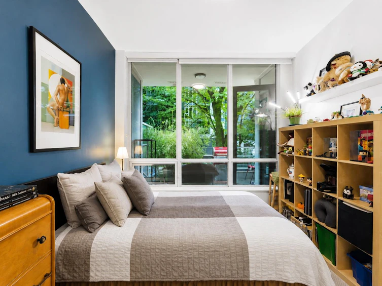 002-9060 University Crescent, Burnaby, BC, V5A 0E1 - 9