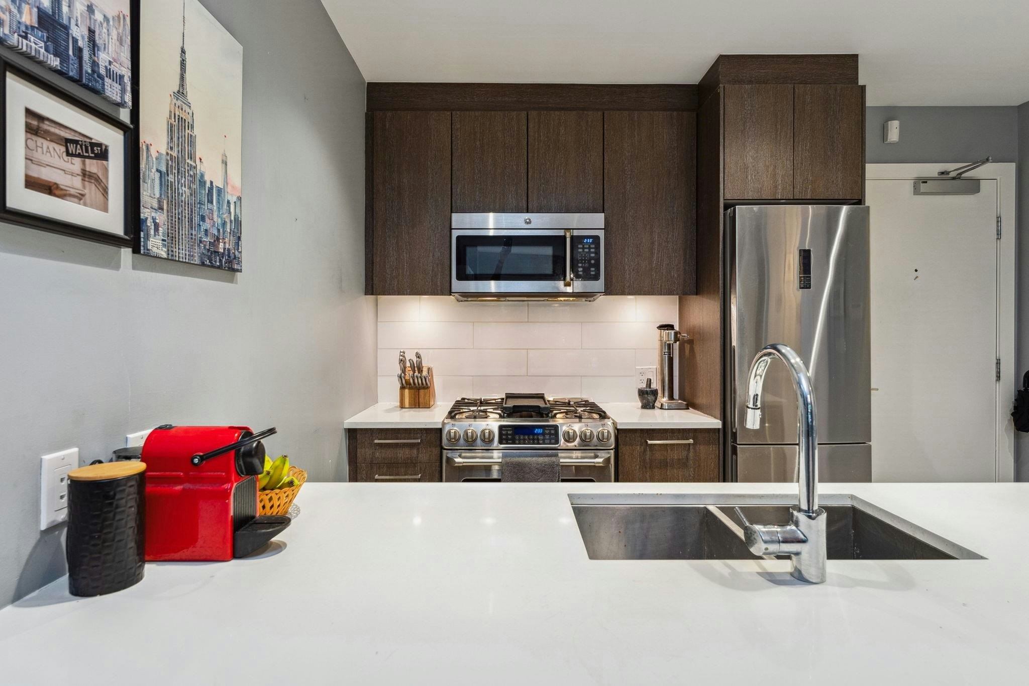 002-9060 University Crescent, Burnaby, BC, V5A 0E1 - 6