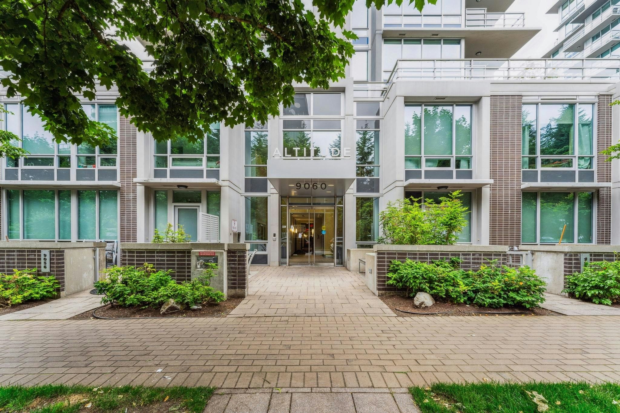 002-9060 University Crescent, Burnaby, BC, V5A 0E1 - 20