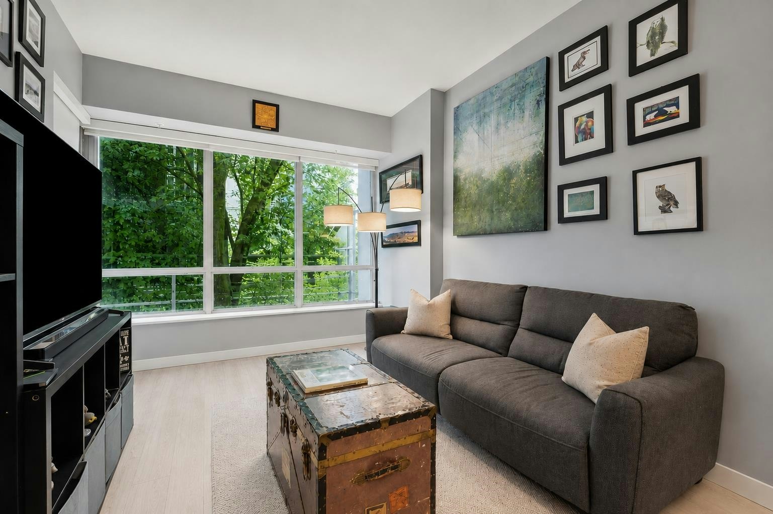 002-9060 University Crescent - 3
