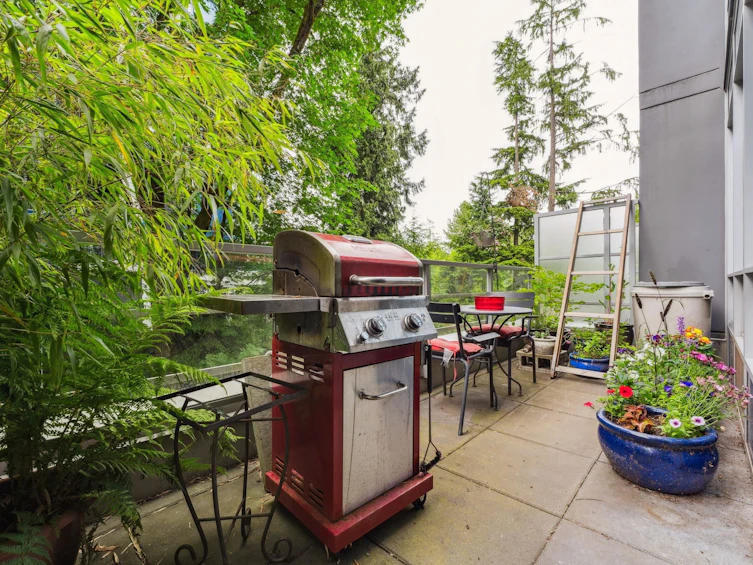 002-9060 University Crescent, Burnaby, BC, V5A 0E1 - 14