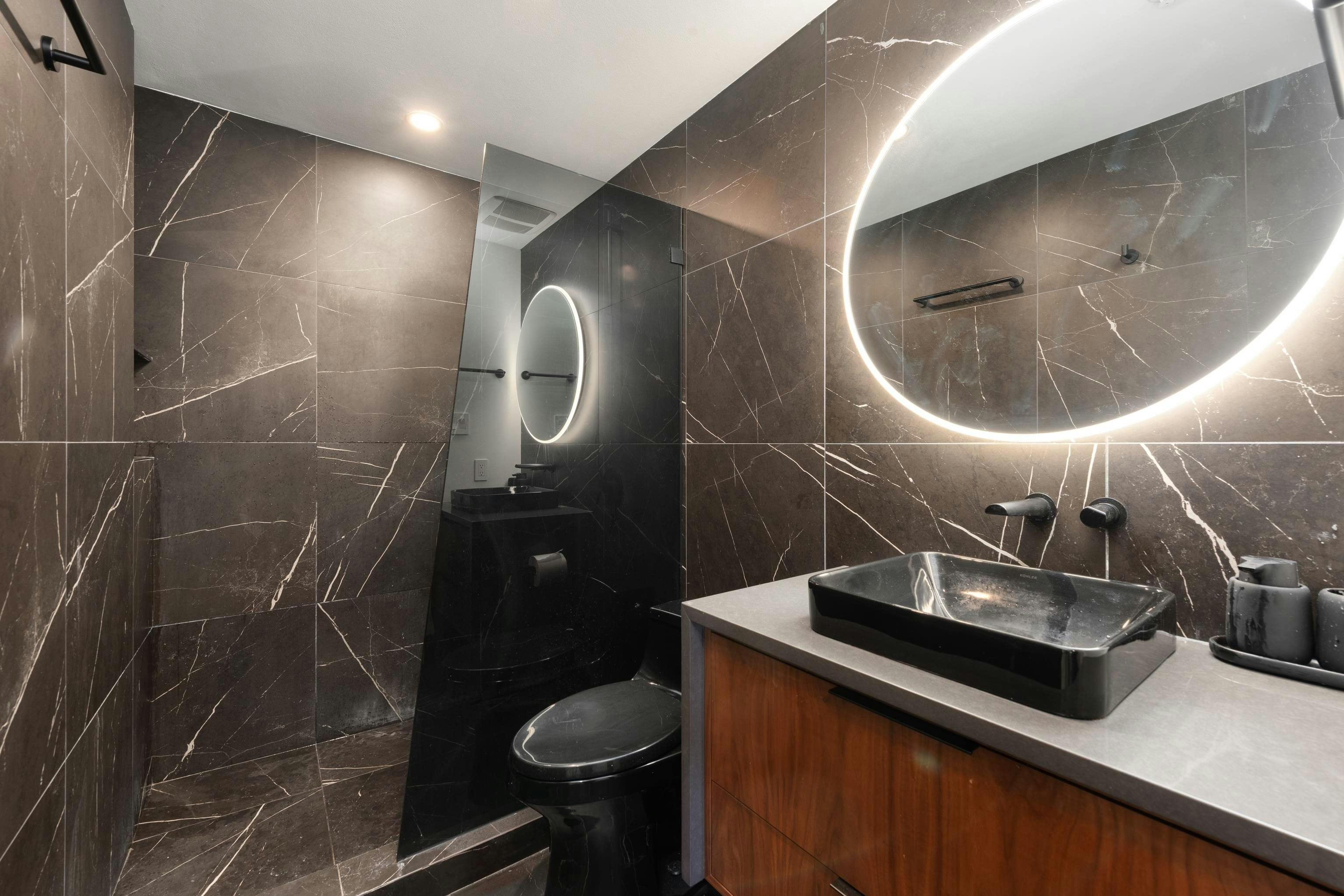 303-988 Richards Street, Vancouver, BC, V6B 8R2 - 13