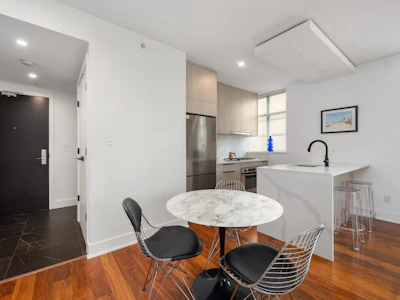 303-988 Richards Street - 3