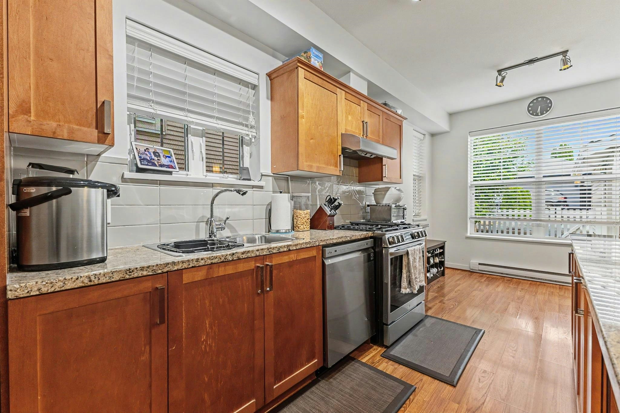 1427 Collins Road, Coquitlam, BC, V3E 0A9 - 11
