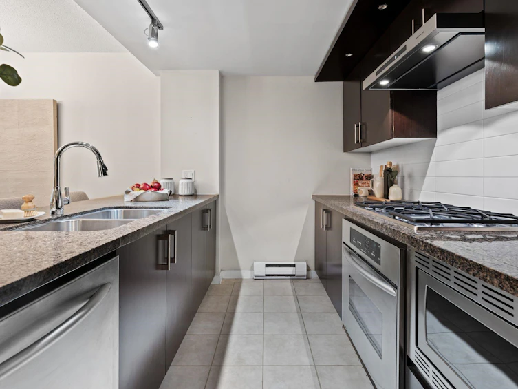 1648 W 7th Avenue, Vancouver, BC, V6J 1S5 - 11