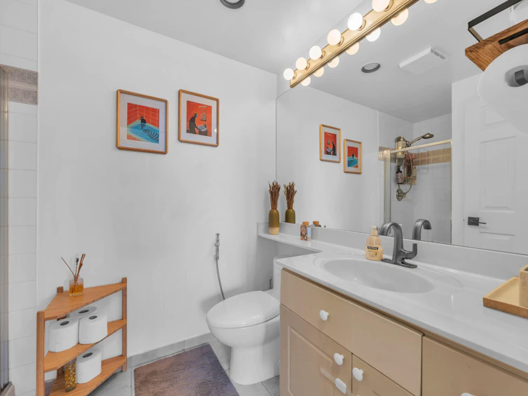 802-160 W Keith Road, North Vancouver, BC, V7M 3M2 - 25
