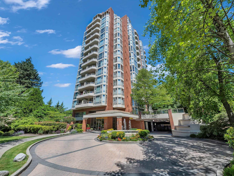 802-160 W Keith Road, North Vancouver, BC, V7M 3M2 - 2