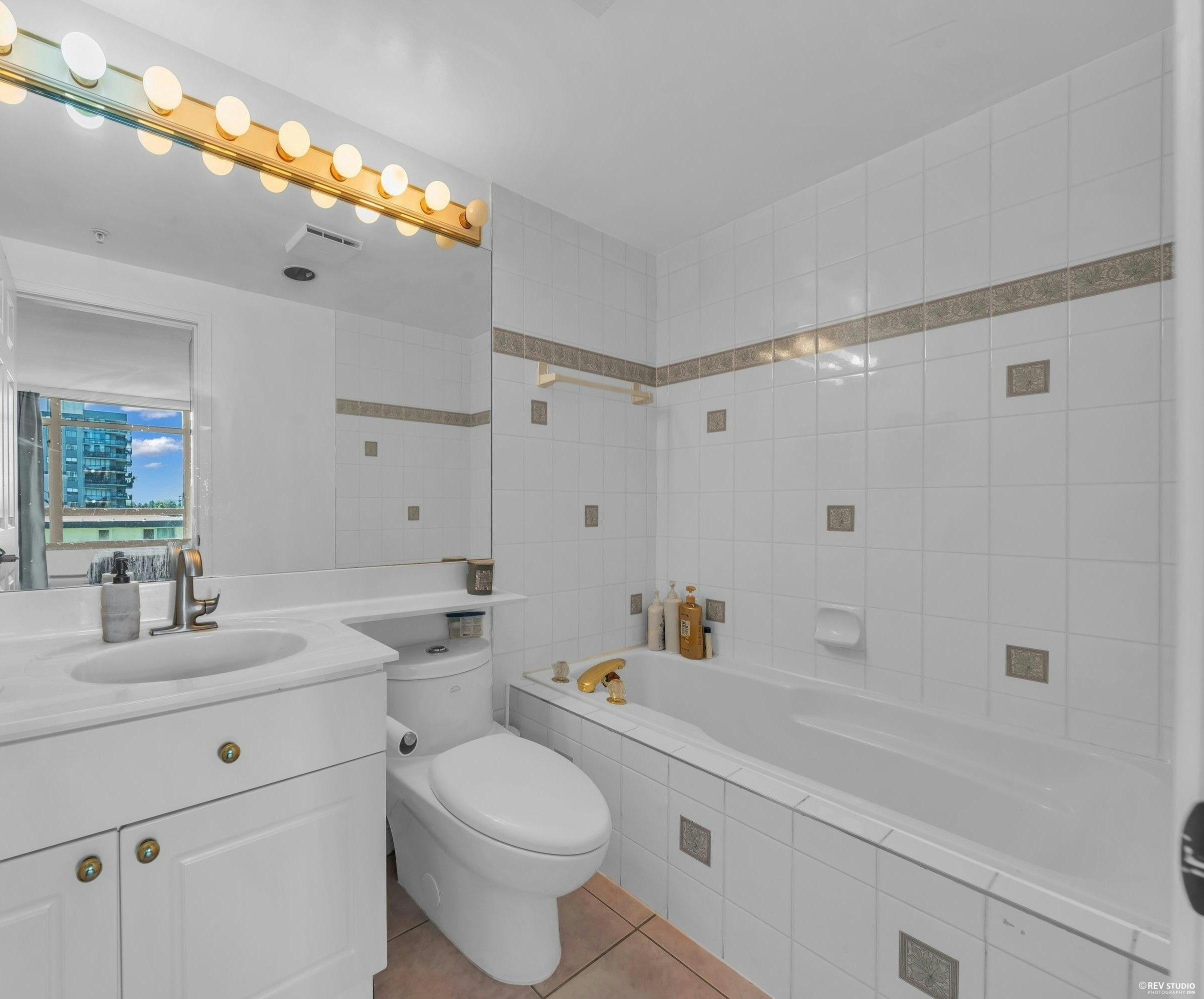 802-160 W Keith Road, North Vancouver, BC, V7M 3M2 - 23