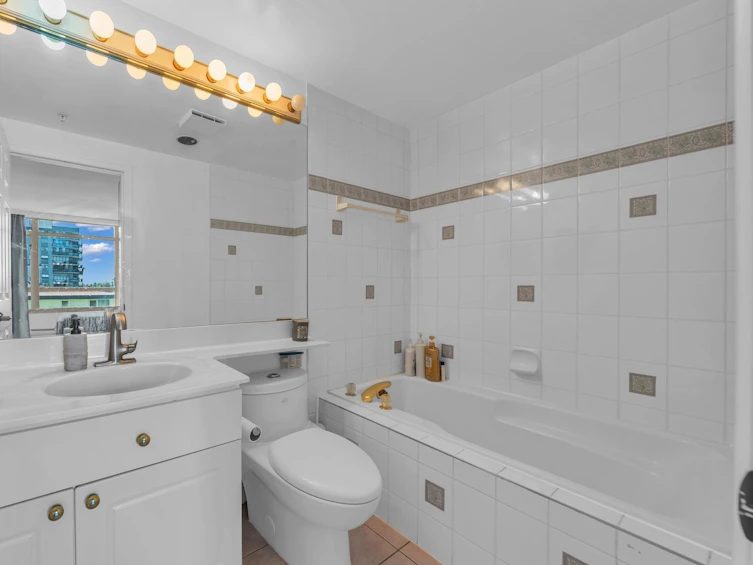 802-160 W Keith Road, North Vancouver, BC, V7M 3M2 - 23