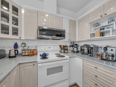 802-160 W Keith Road - 5