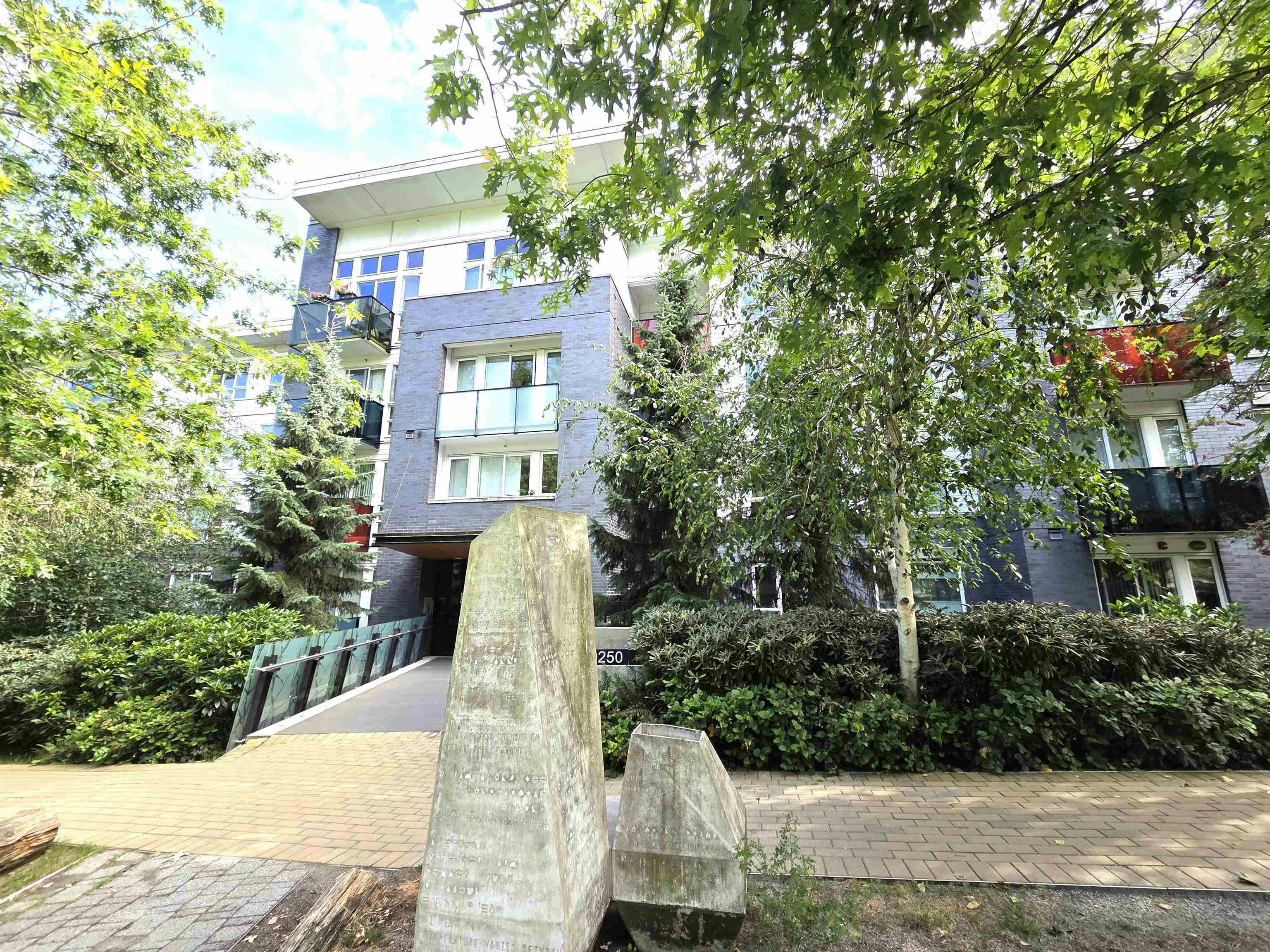 111-9250 University High Street, Burnaby, BC, V5A 0B3