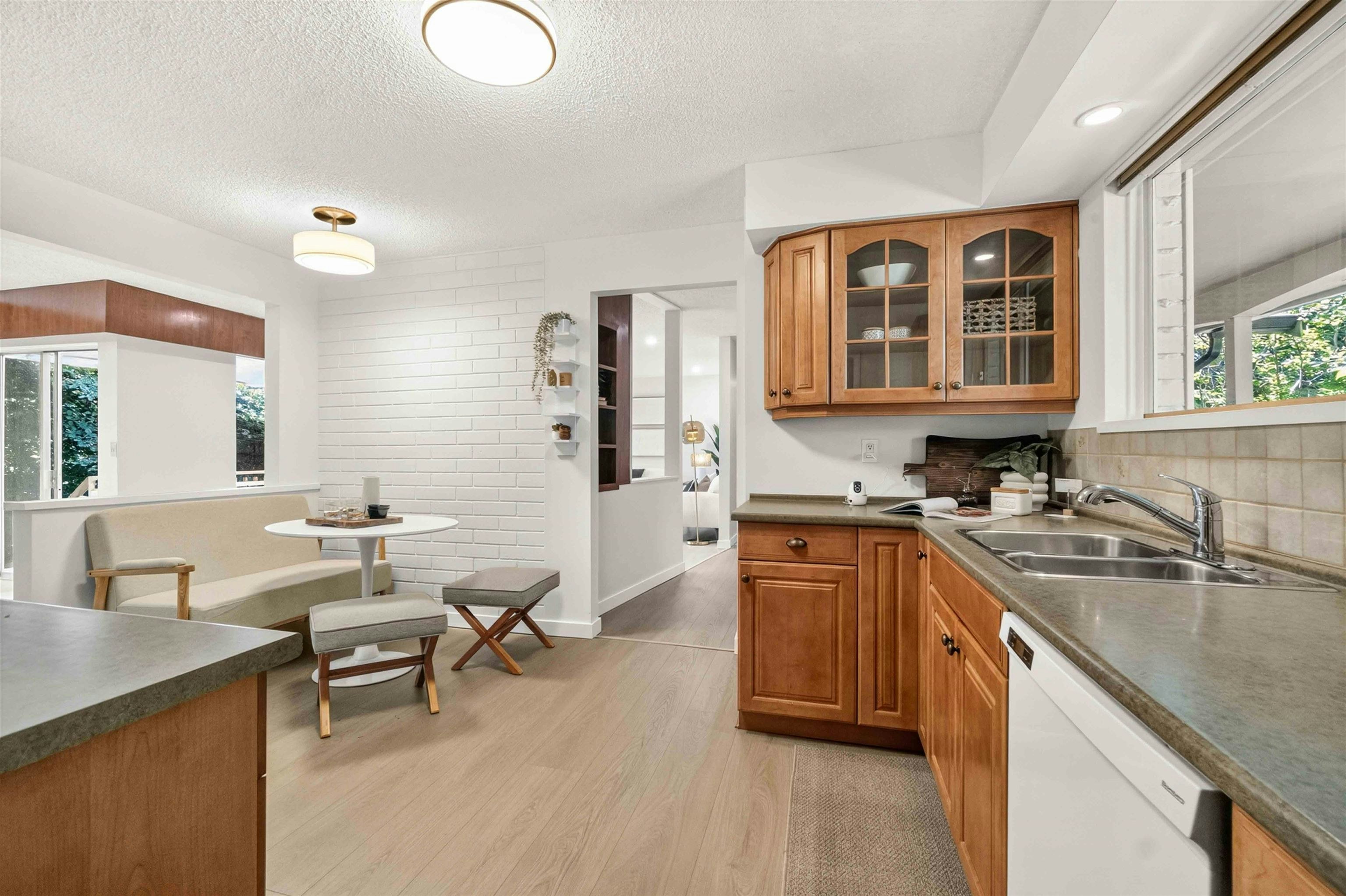 1168 Charland Avenue, Coquitlam, BC, V3K 3L1 - 14
