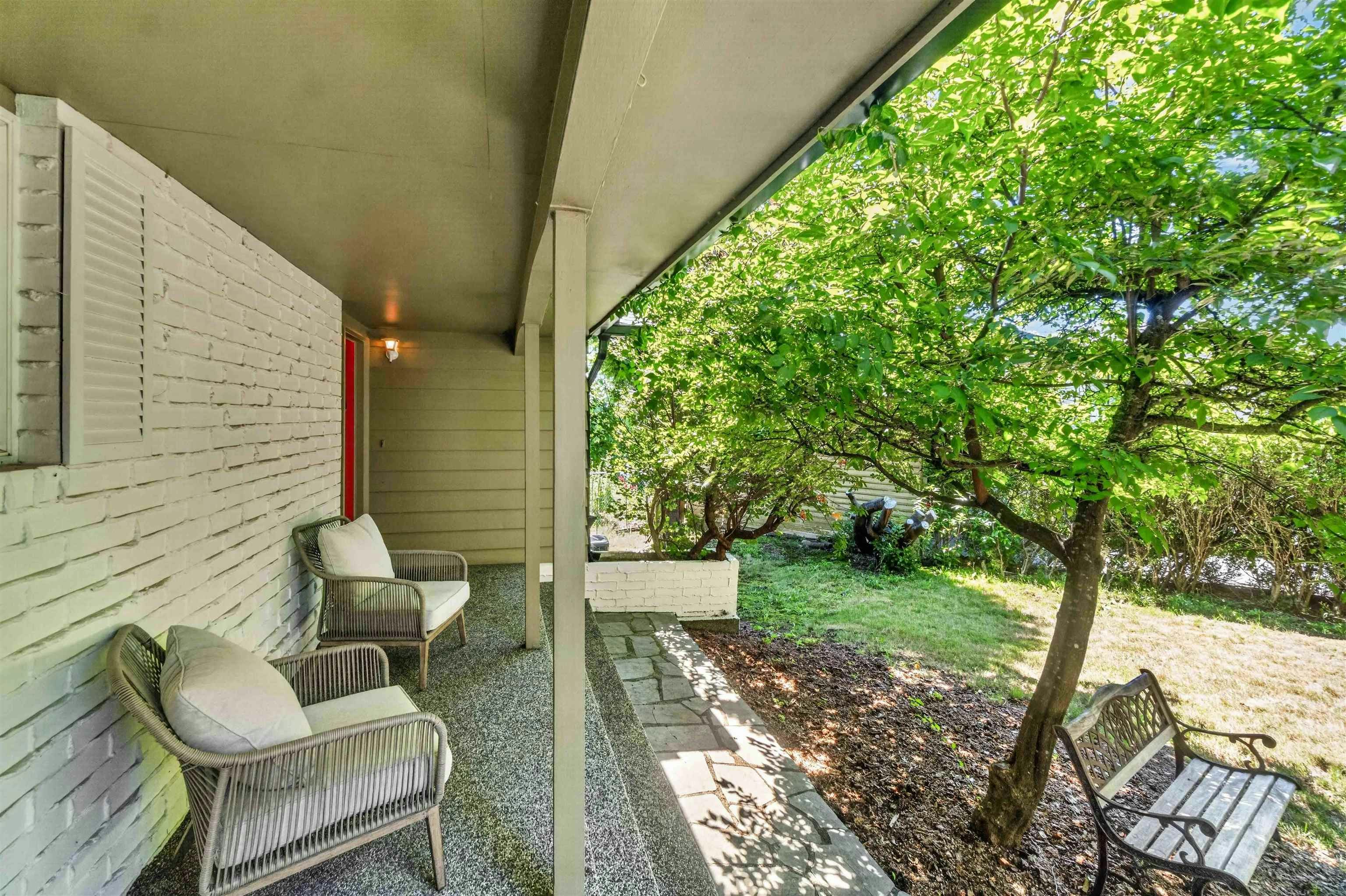 1168 Charland Avenue, Coquitlam, BC, V3K 3L1 - 4