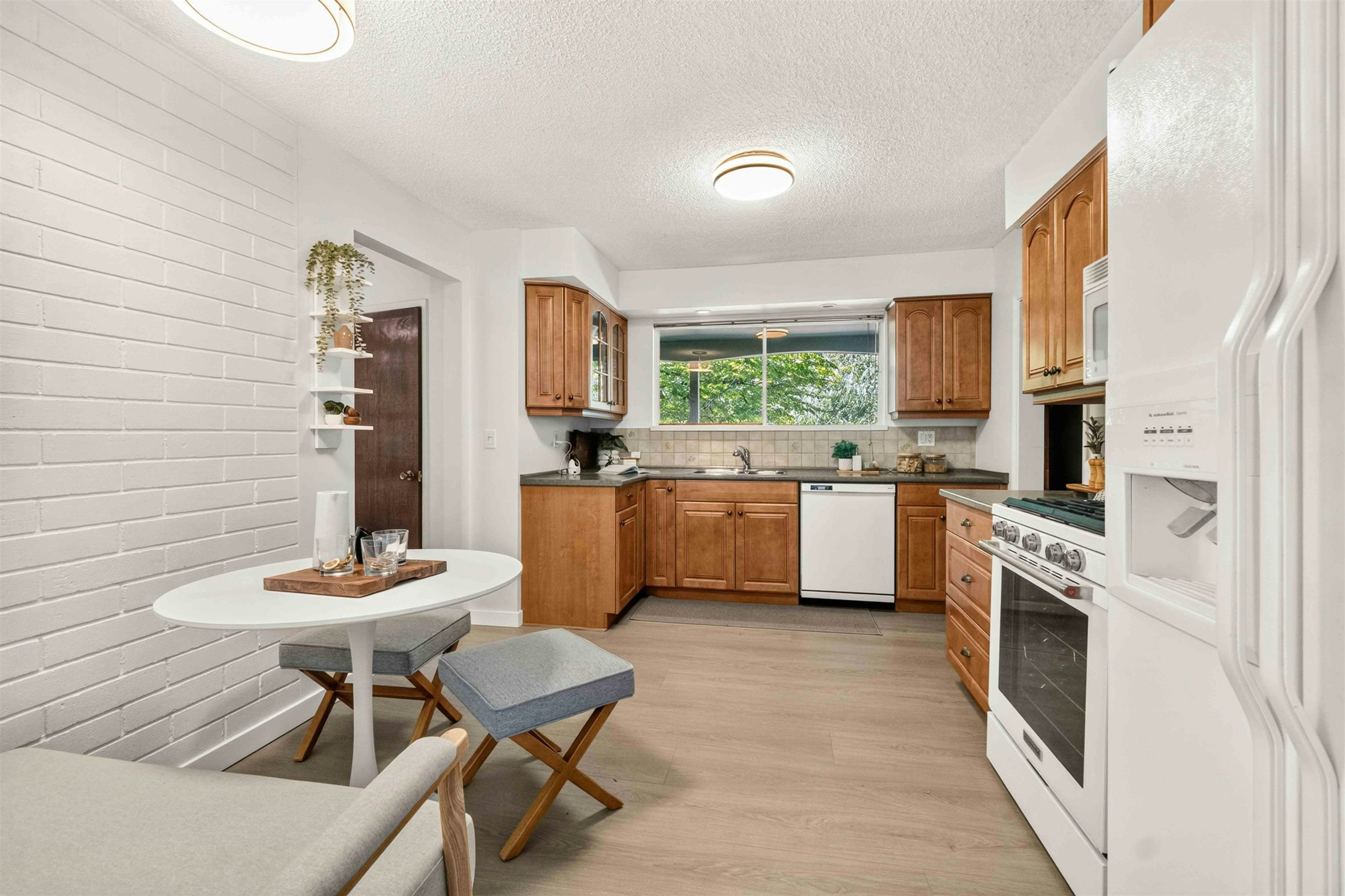 1168 Charland Avenue, Coquitlam, BC, V3K 3L1 - 12