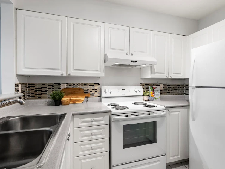 310-14377 103 Avenue, Surrey, BC, V3T 5V5 - 10