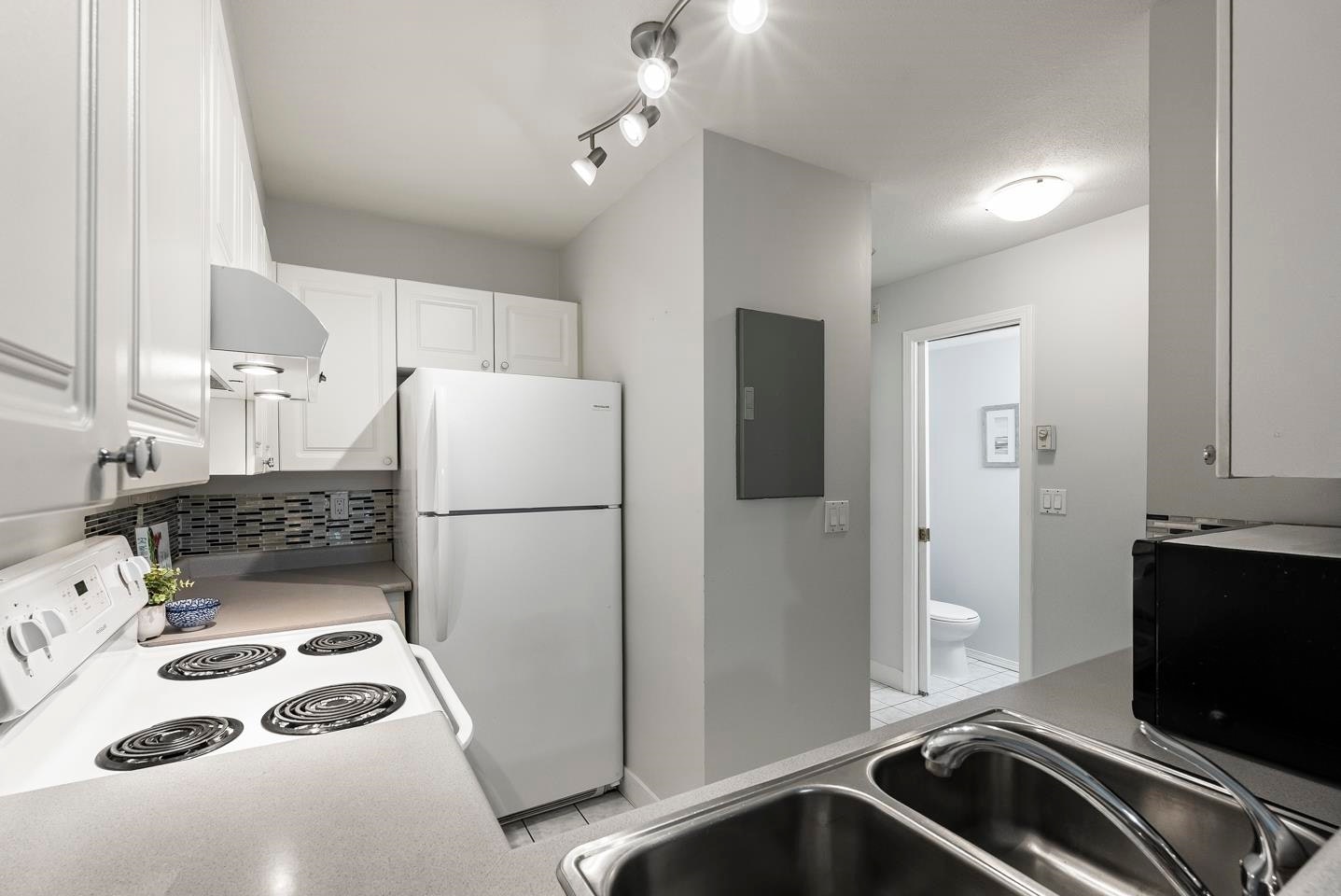 310-14377 103 Avenue, Surrey, BC, V3T 5V5 - 8