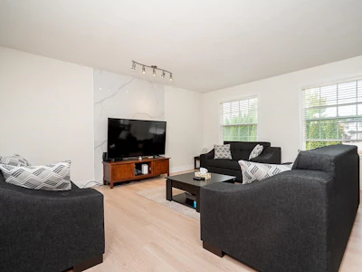 12242 64 Avenue - 5