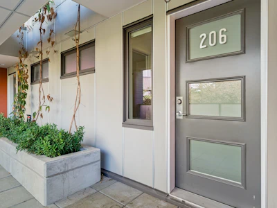 206-3456 Commercial Street - 4