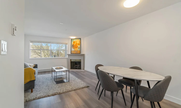 309-2928 Commercial Drive